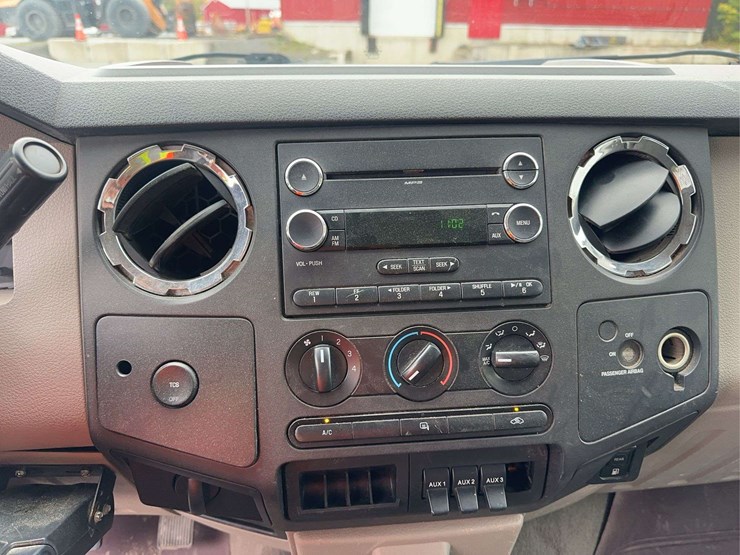 2009-ford-f550-xlt-image-23