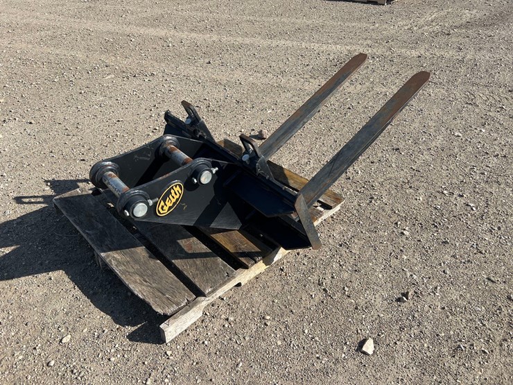 2019-geith-excavator-pallet-forks-image-5