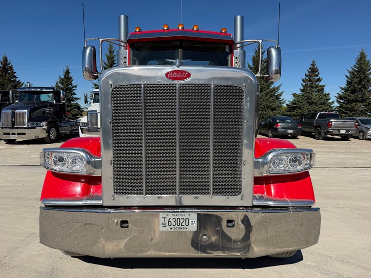 2020-peterbilt-389-image-8