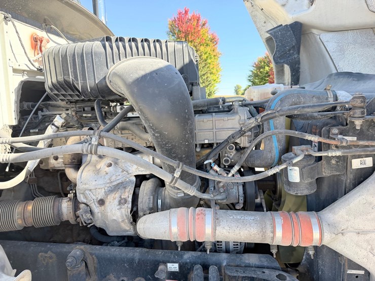 #1726-•-2019-western-star-day-cab-truck-tractor-image-60