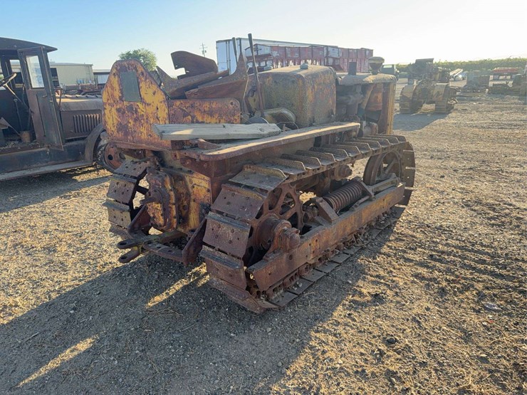 caterpillar-thirty-image-3