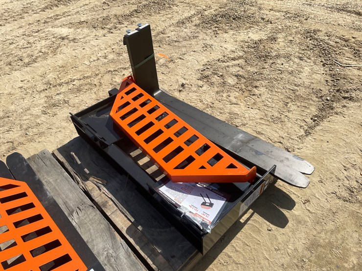 #2016-•-wolverine-skid-steer-pallet-fork-attachment-image-4