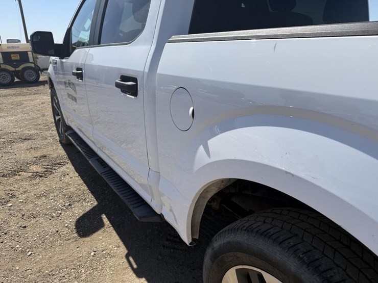2020-ford-f150-image-13