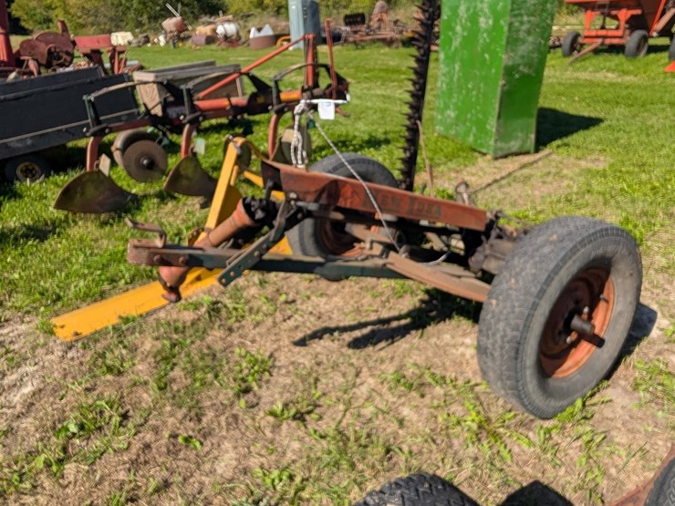 #4074-•-new-idea-sickle-mower-image-1