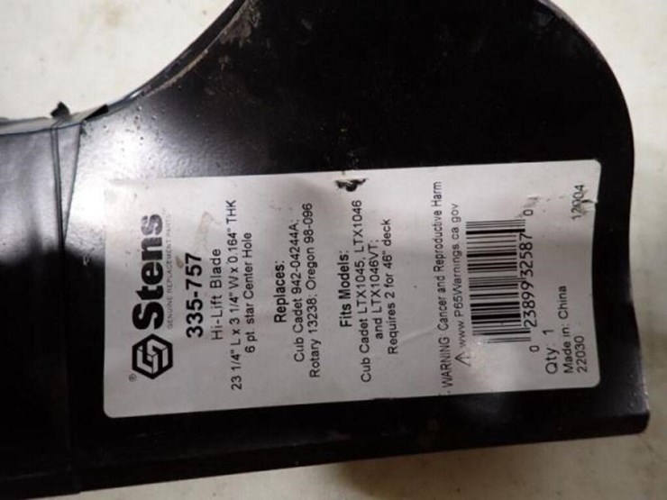 qty-of-(3)-23-in.-lawn-mower-blades-image-3