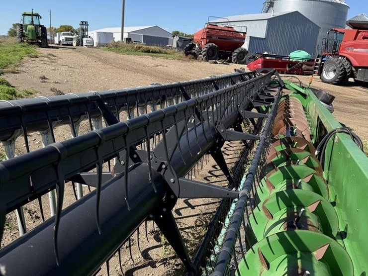 2011-john-deere-635f-image-25