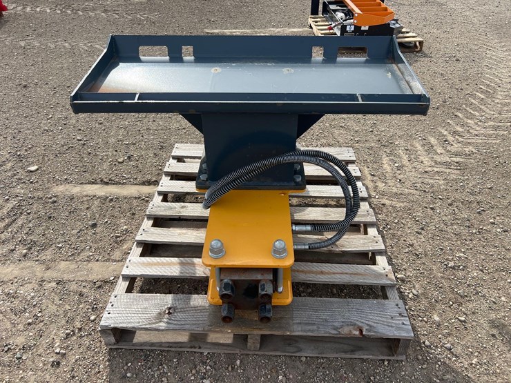 handy-skid-steer-post-pounder-image-2