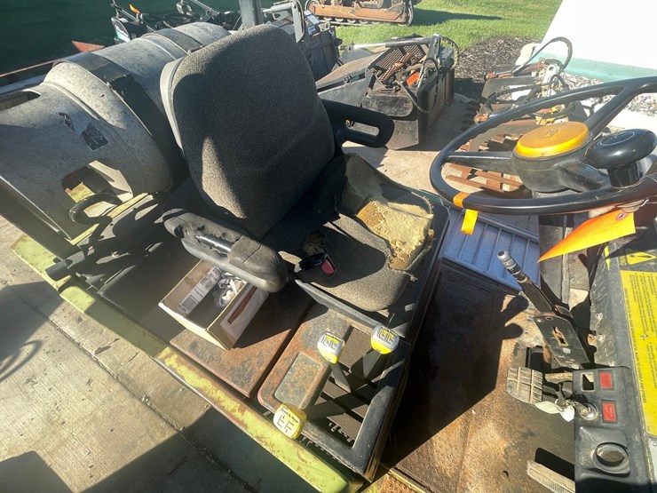 #1798-•-clark-lp-forklift-image-8