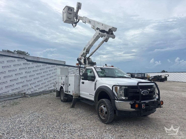2019-ford-f550-image-2