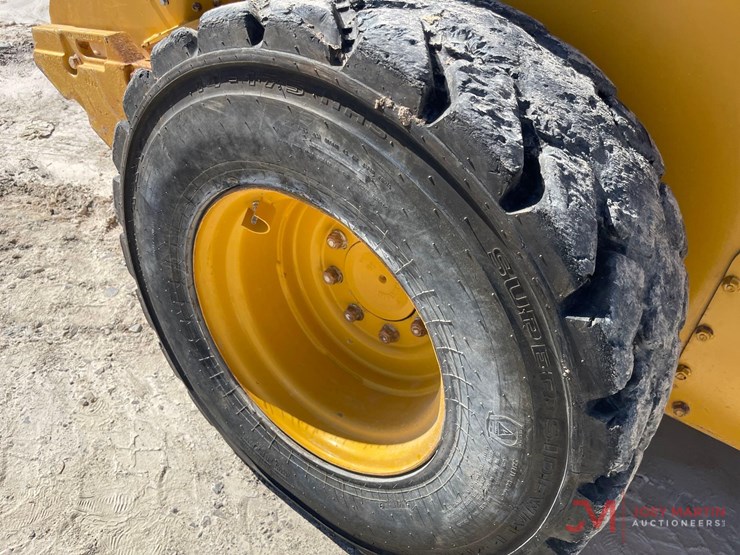 2023-deere-332g-image-10
