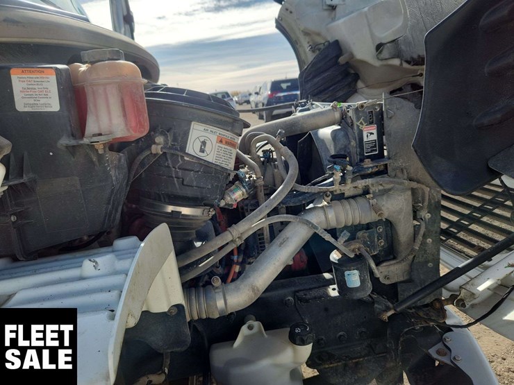 2018-freightliner-m2-106-image-34