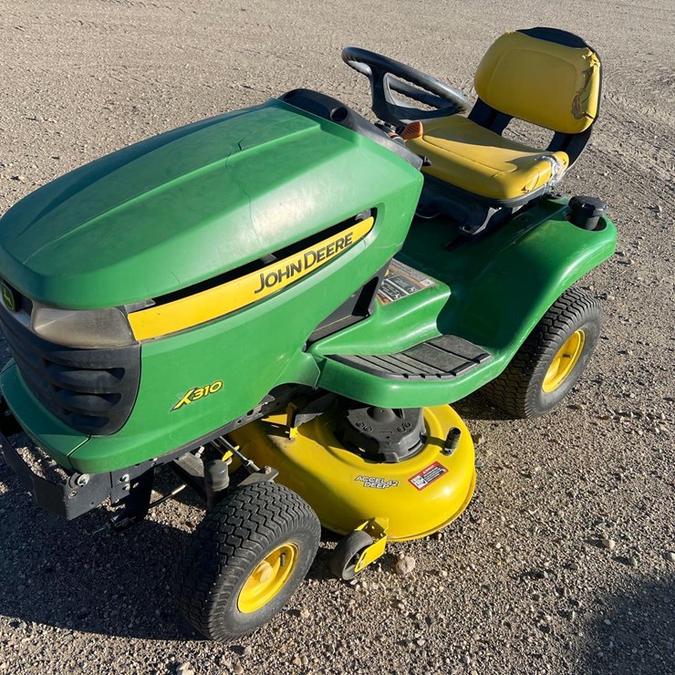 JOHN DEERE X310