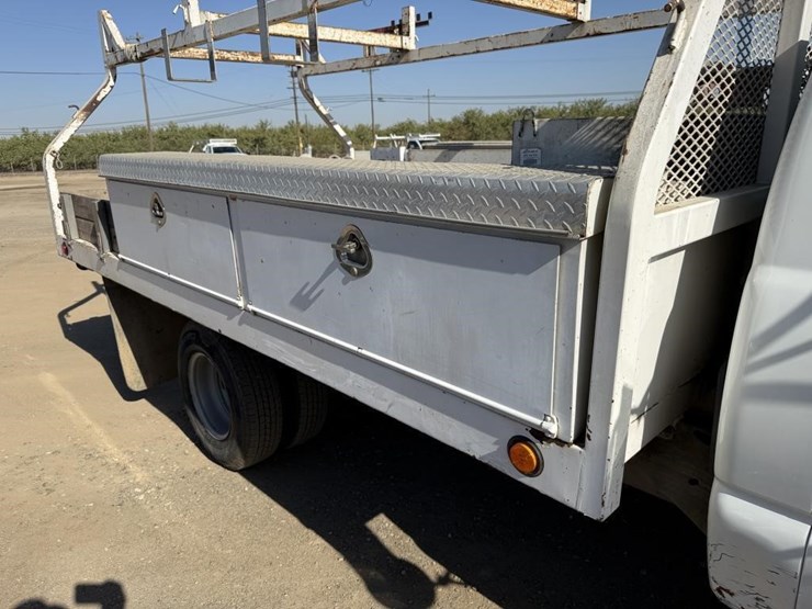 2006-chevrolet-3500-image-16