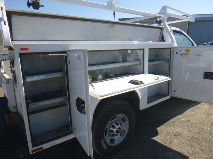 2016-chevrolet-2500hd-image-10