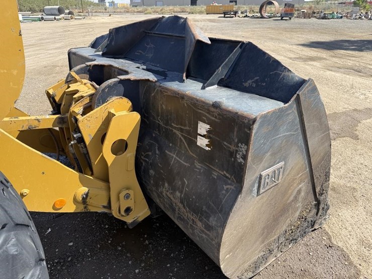 2019-caterpillar-930m-image-12
