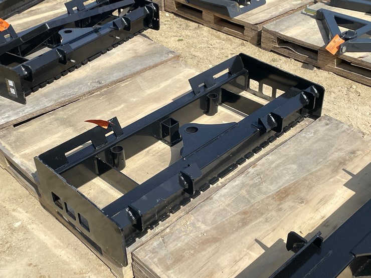 #2031-•-wolverine-skid-steer-pallet-fork-frame-attachment-image-3
