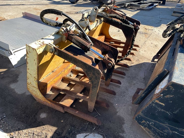 #1811-•-rock-grapple-bucket-image-3