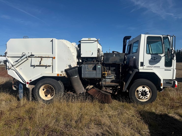 2002-freightliner-fc70-image-6