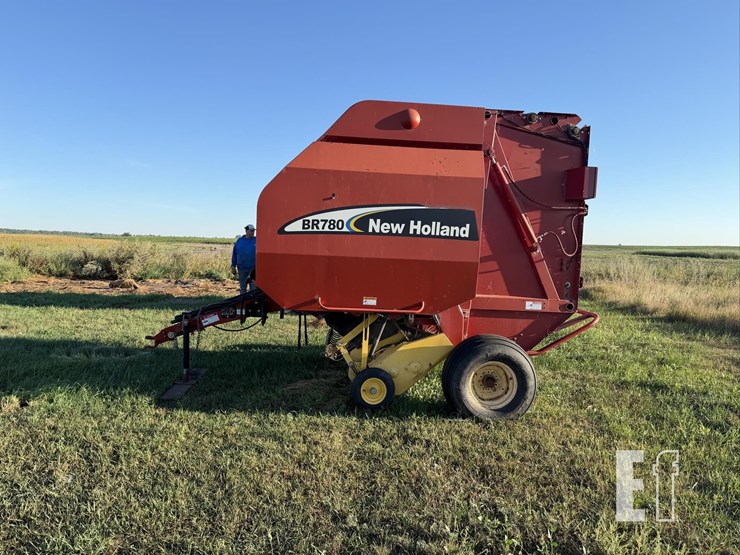 new-holland-br7090-image-7