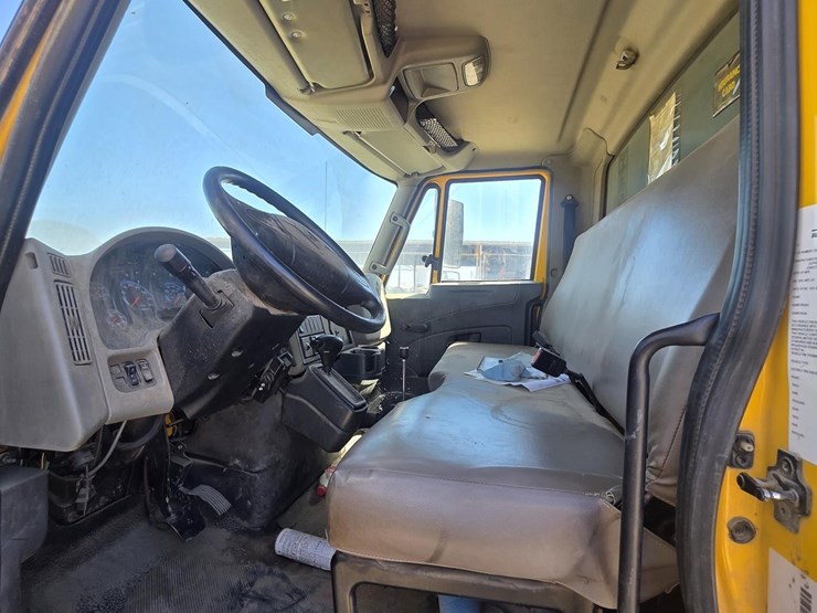 2014-international-durastar-4300-image-5