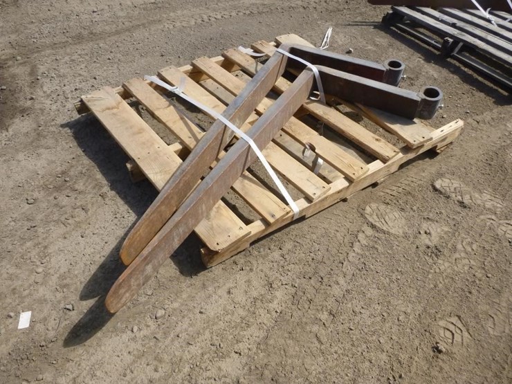 47"-reach-lift-forks-image-1