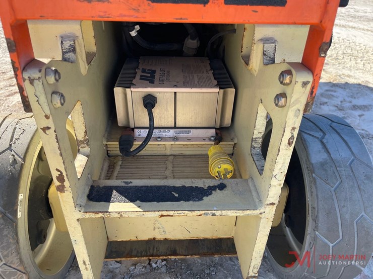 2015-jlg-2630es-image-16