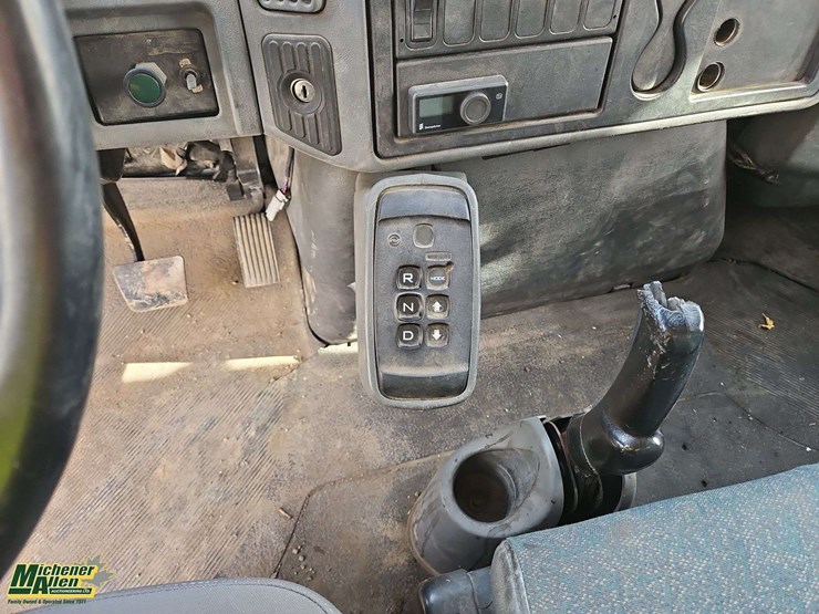2005-international-durastar-4300-image-26