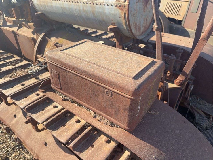 caterpillar-thirty-image-25