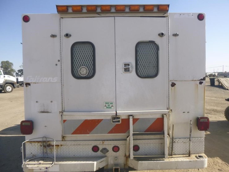 2002-chevrolet-3500hd-image-25