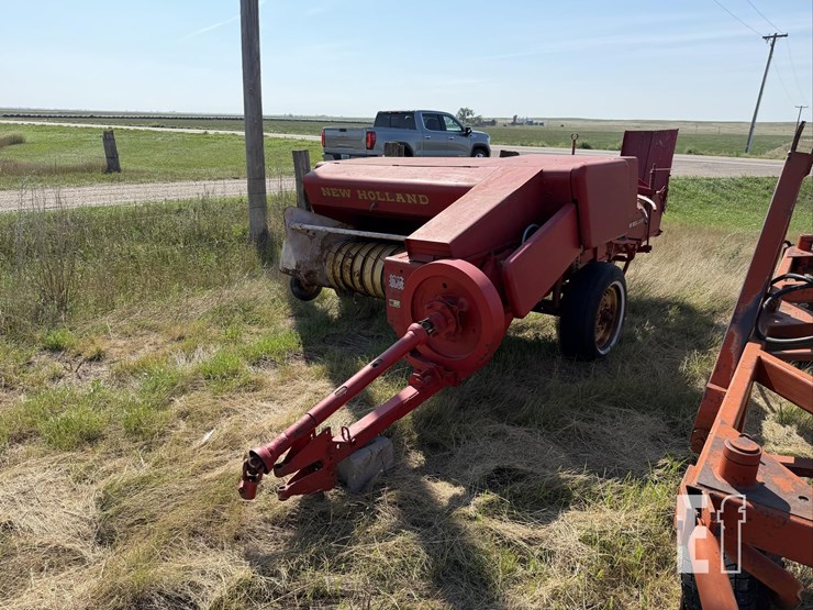 new-holland-270-image-3