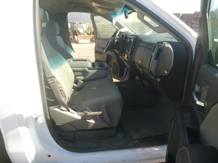 2015-chevrolet-2500-image-10