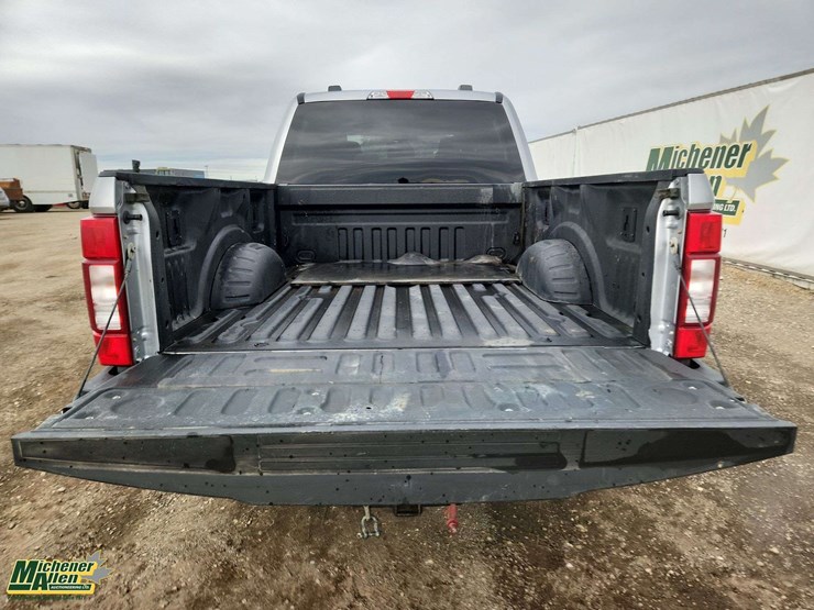 2022-ford-f250-image-23
