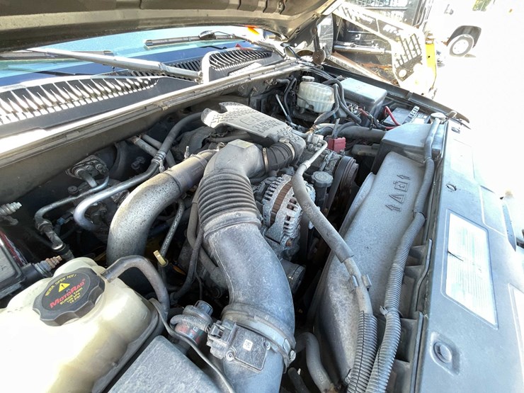 2004-gmc-2500hd-image-79
