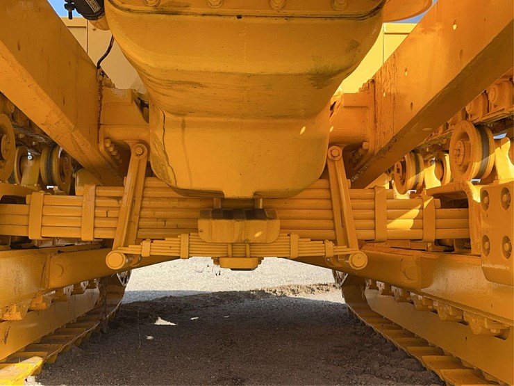 caterpillar-seventy-gas---complete-nut-and-bolt-restoration!-image-6