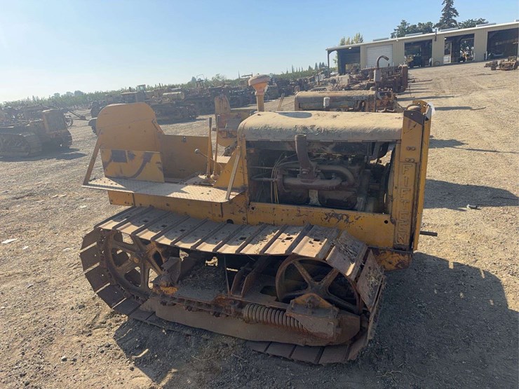 caterpillar-fifteen-image-5