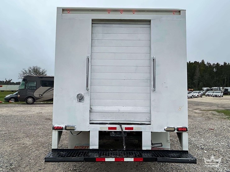 2015-chevrolet-express-4500-image-34