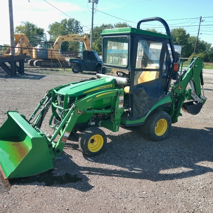 JOHN DEERE 1025R