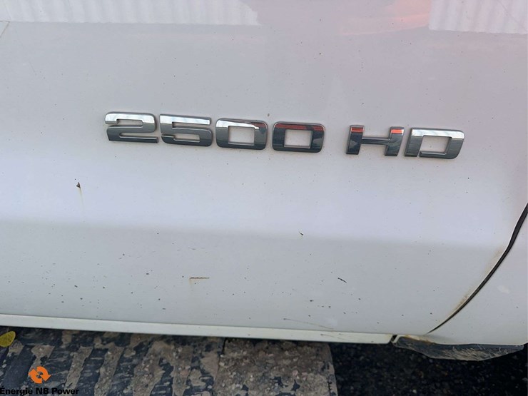 2016-chevrolet-silverado-2500hd-image-13