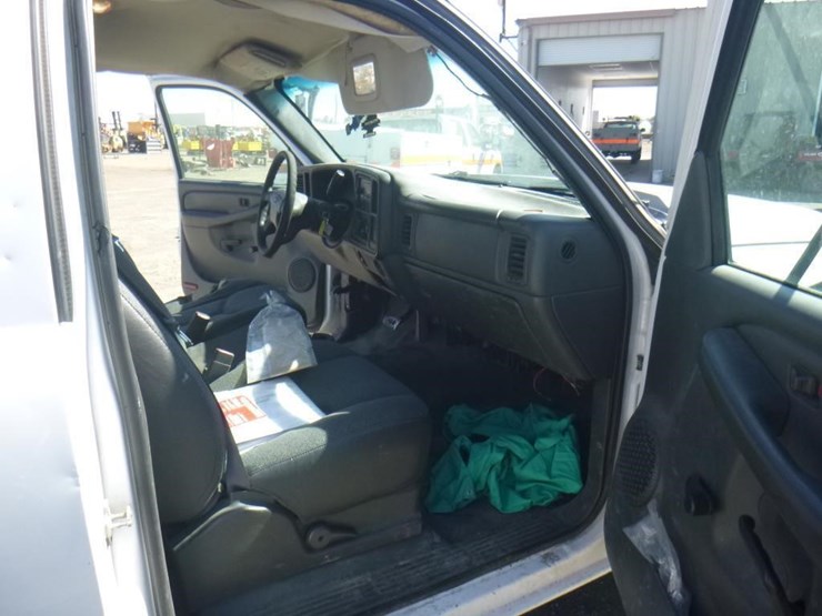 2006-chevrolet-3500-image-6