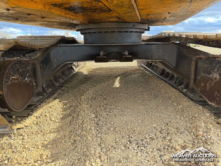 jcb-js220-lc-image-21