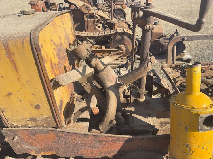 caterpillar-2-ton-image-21