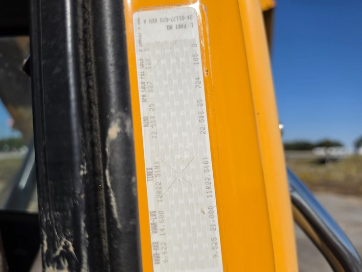 2011-freightliner-m2-106-image-73