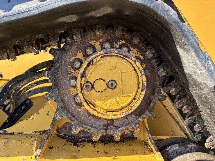 2021-caterpillar-299d3-image-17