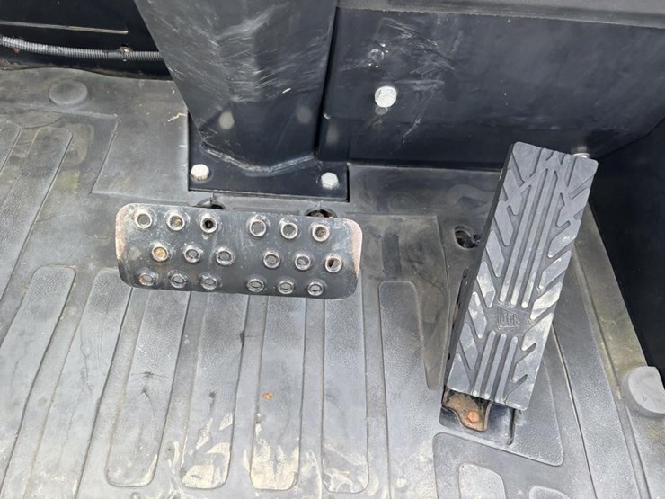 2019-jcb-903-4rt-forklift-image-29