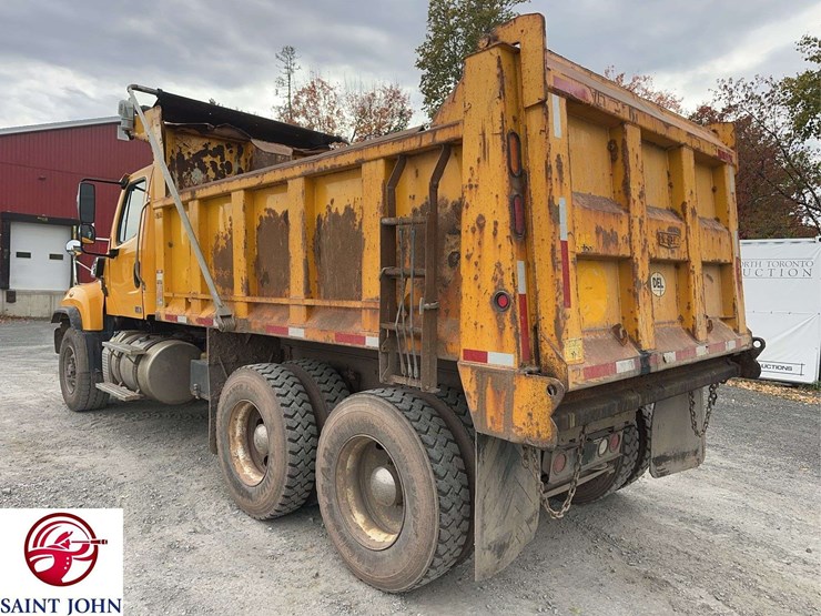 2015-freightliner-114sd-image-7