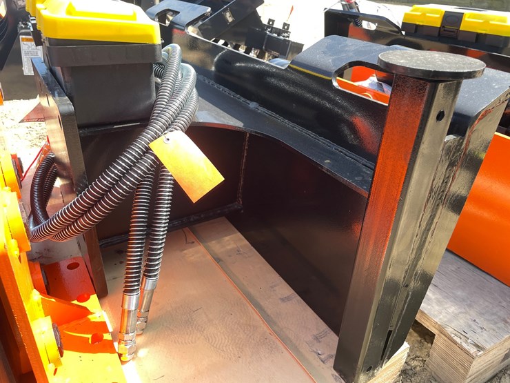 #2013-•-wolverine-skid-steer-post-driver-attachment-image-14
