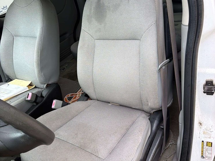 2004-chevrolet-venture-image-13