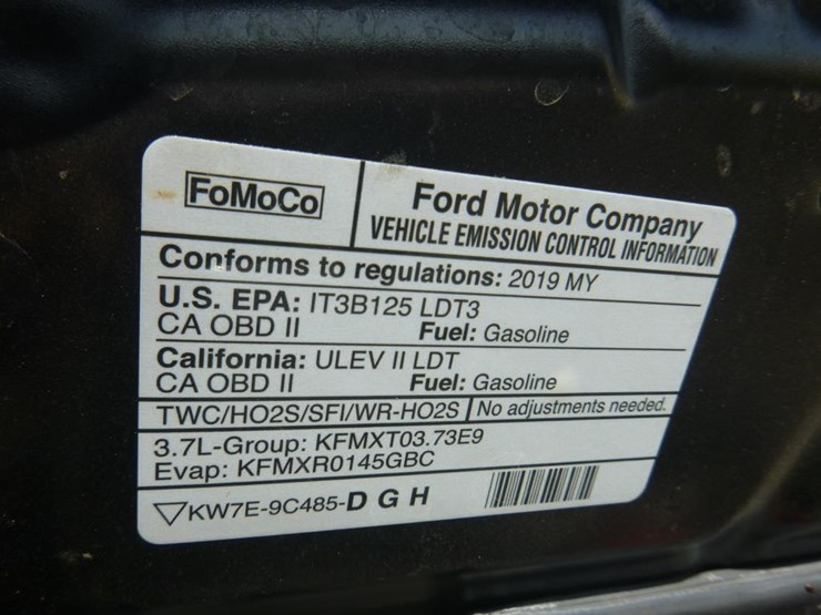2019-ford-explorer-image-13
