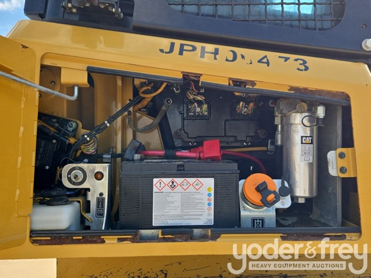 2021-caterpillar-d4-lgp-image-36