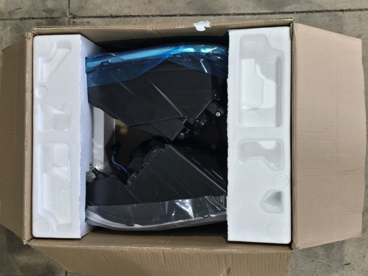 roadeal-headlight-assembly---driver-&-passenger-side-image-1